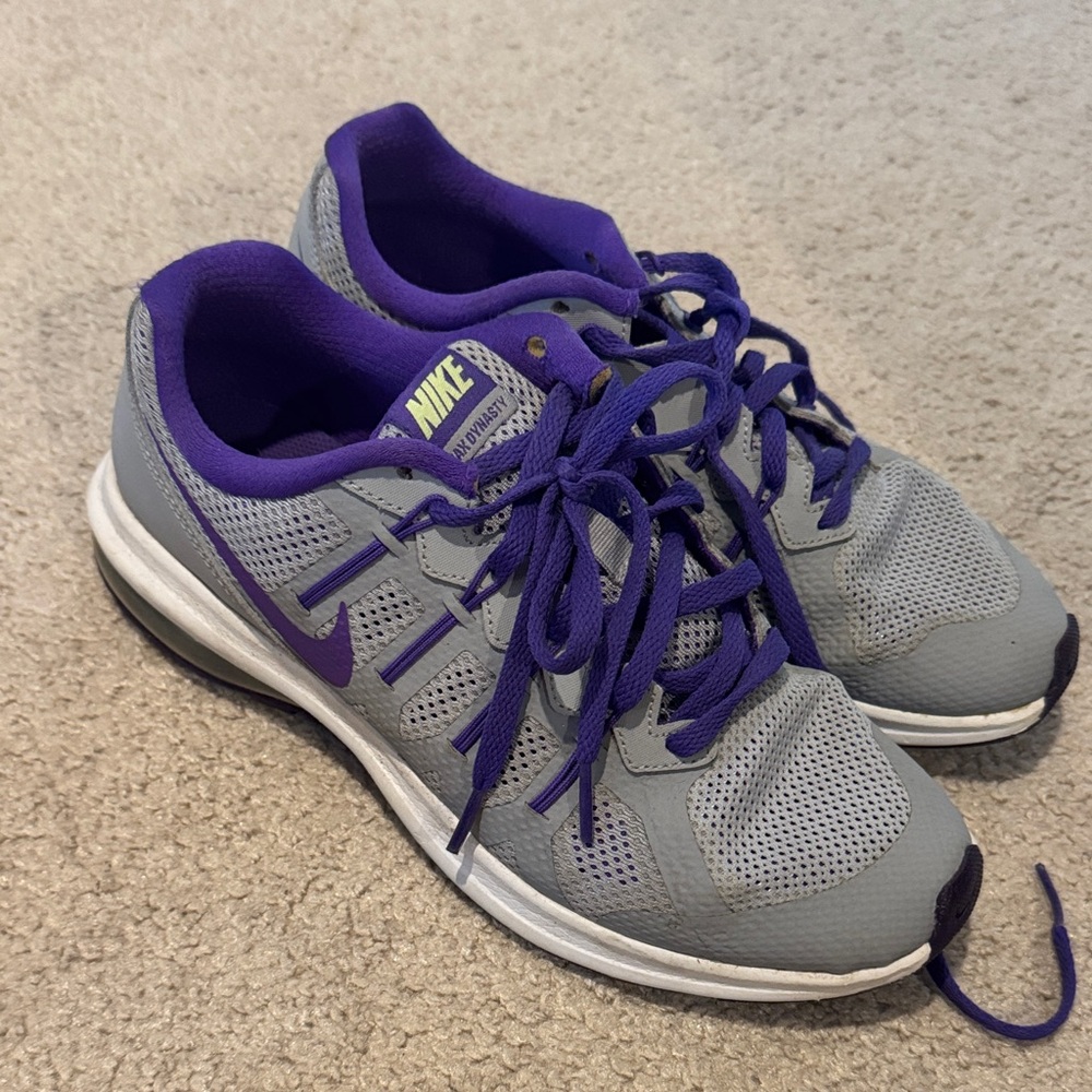 Nike Women's Athletic Shoes in Gray and Purple